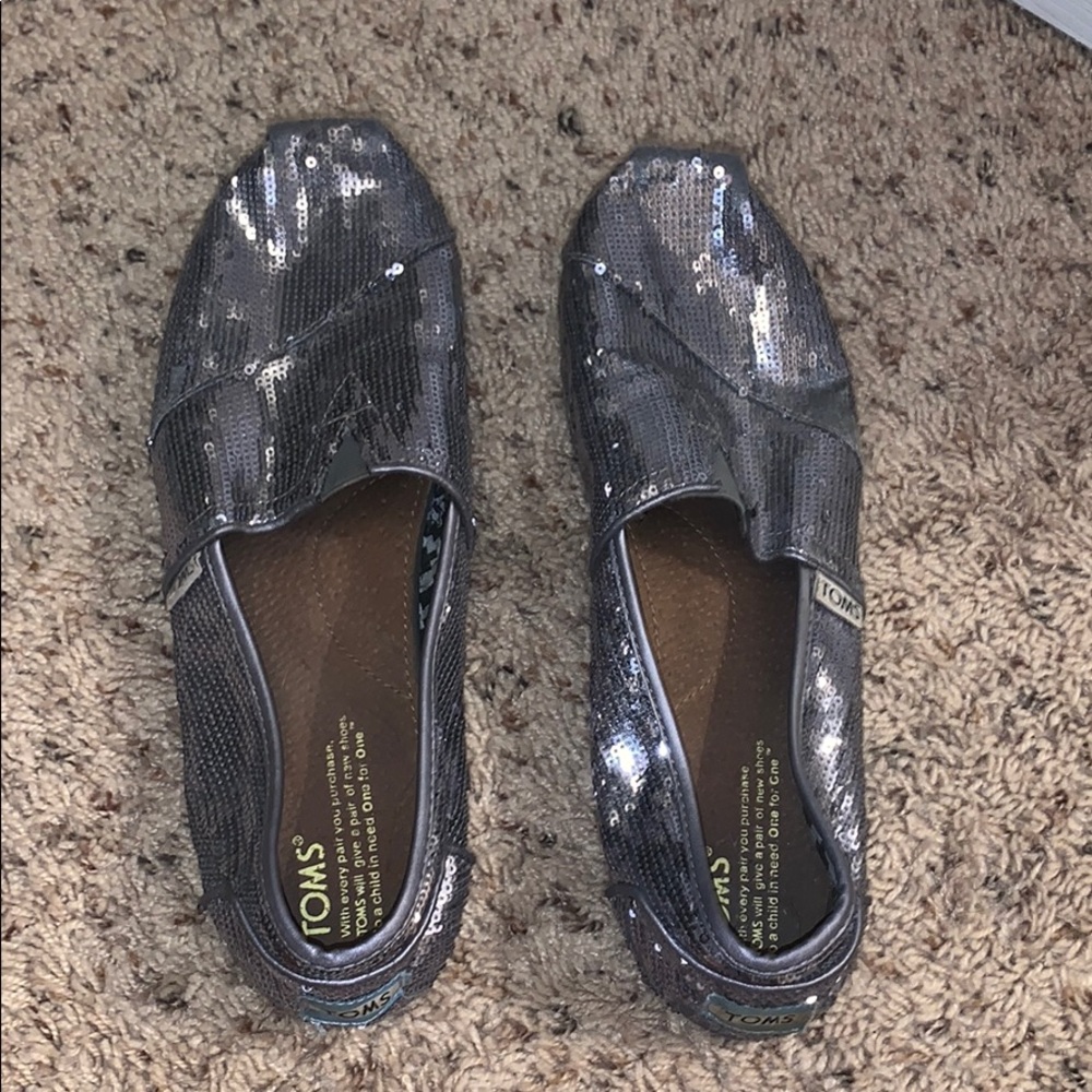 Toms